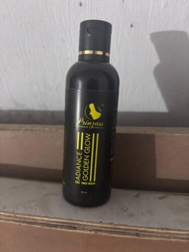 Radiance Golden Glow Face Wash photo review